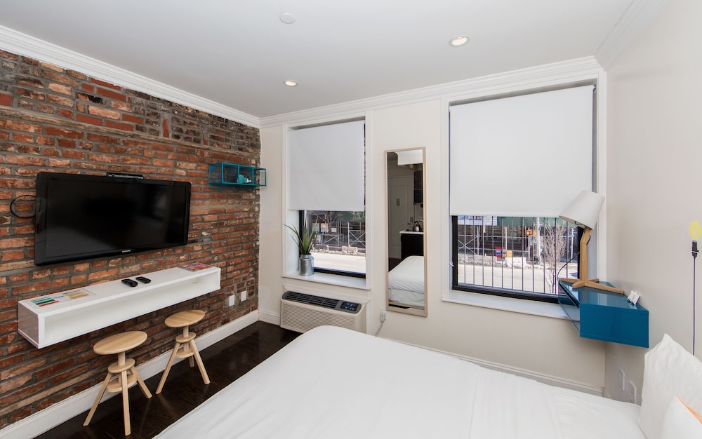 Standard Room, 1 Queen Bed, Kitchenette photo 3