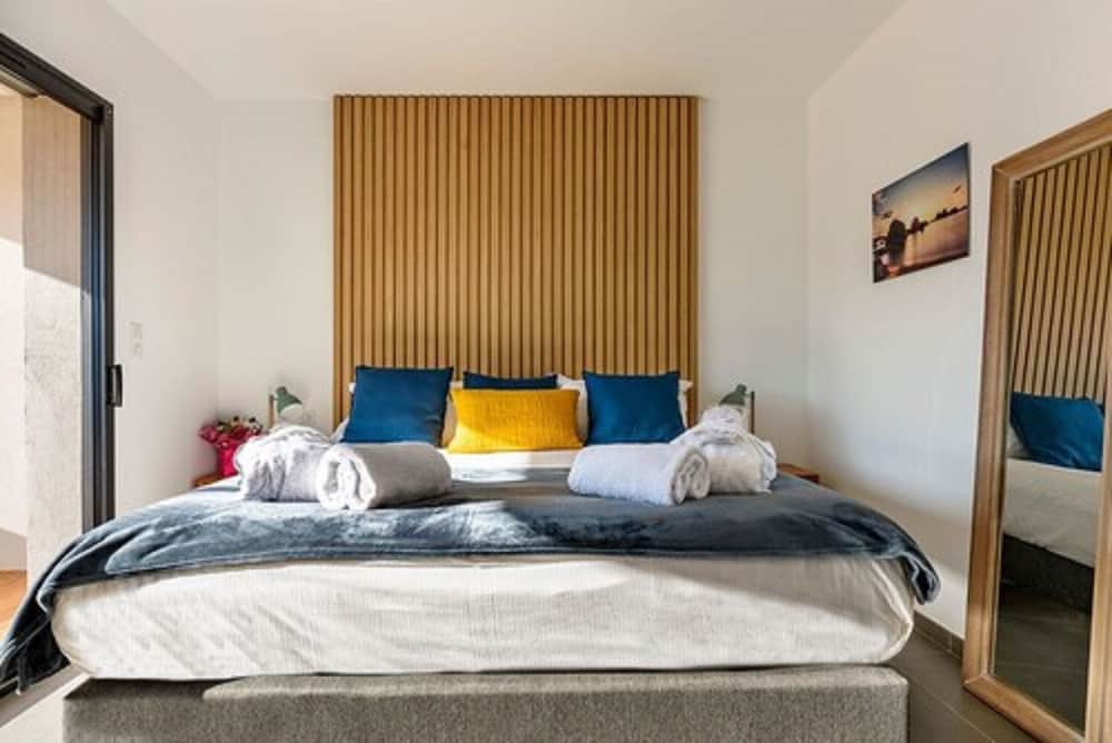 Luxury Villa, 2 Bedrooms photo 3