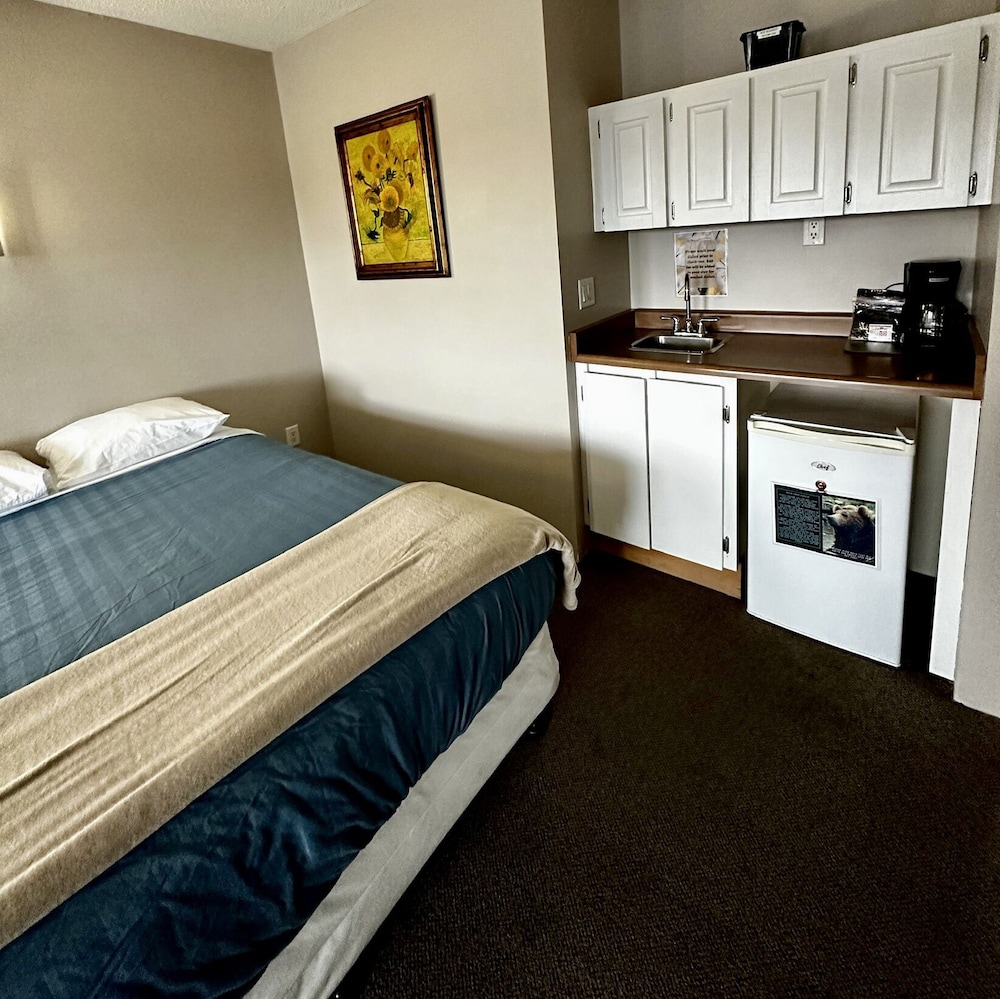 Classic Room, 2 Queen Beds, Balcony, Harbor View photo 3