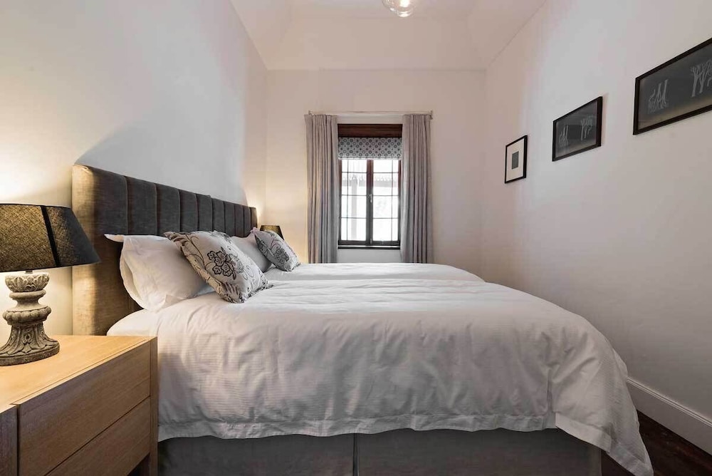 Luxury Cottage, 3 Bedrooms, 2 Bathrooms photo 3