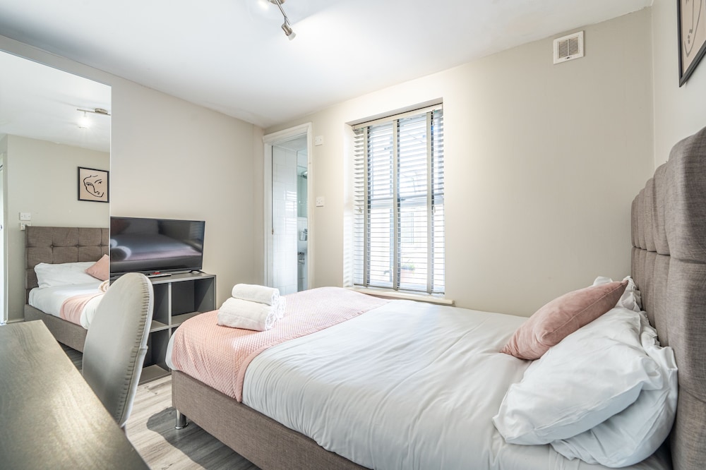 Basic Double Room photo 2