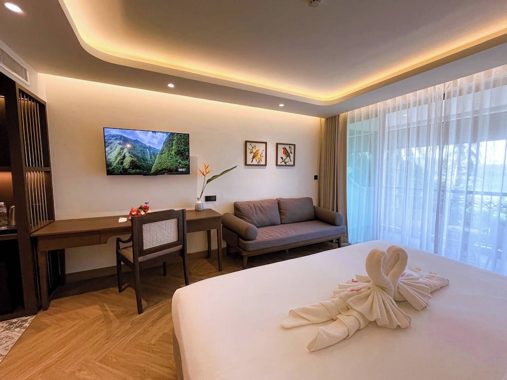 Deluxe Summit Wing Room - Photo 4