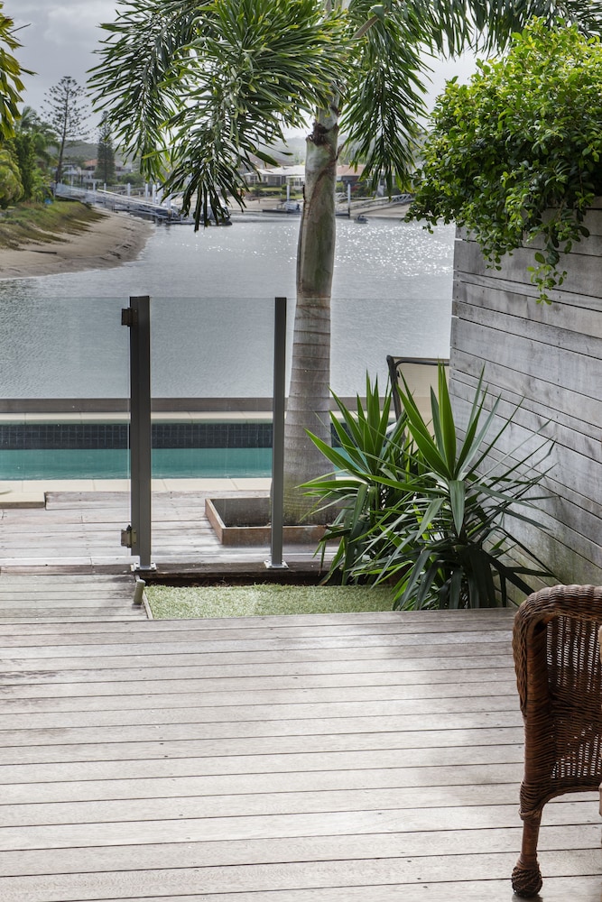 Villa 3 - 2 Bedrooms (Pet Friendly) - Waterfront photo 3