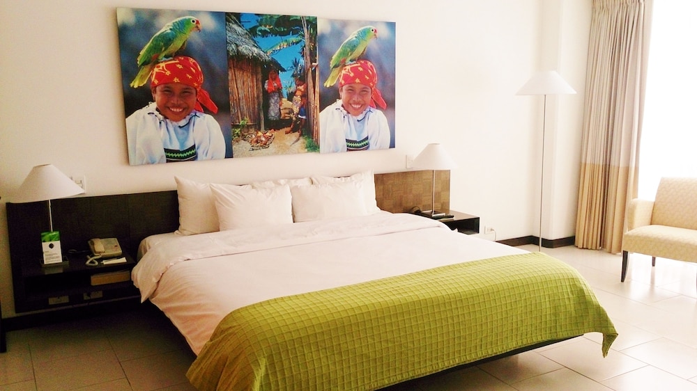 Deluxe Room, 1 King Bed - Photo 2
