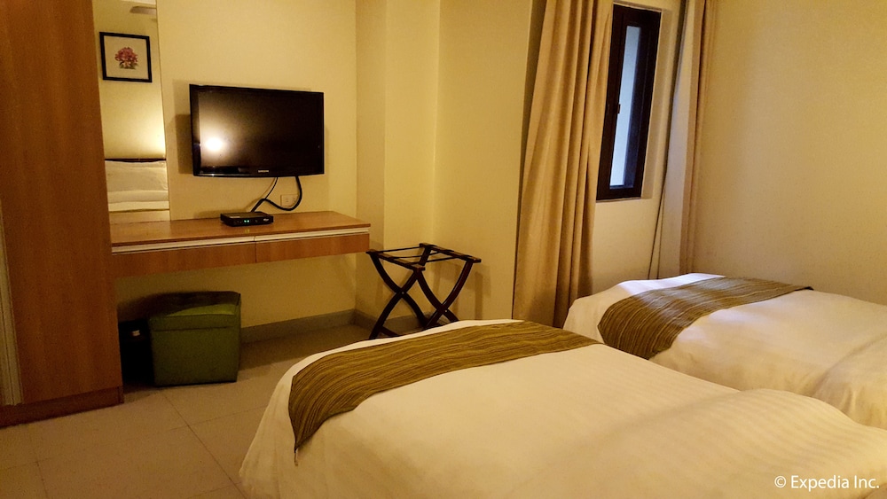 Apartment, 2 Bedrooms - Photo 1