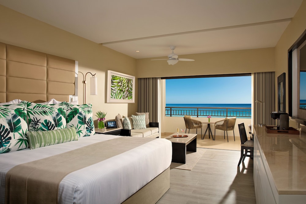Preferred Club Junior Suite Ocean View King