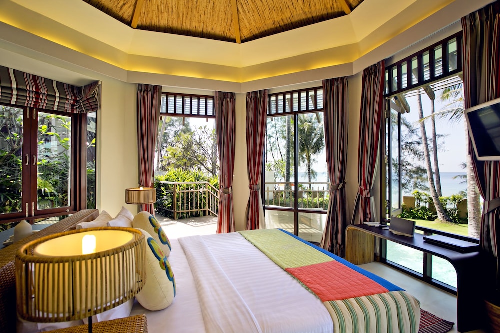 Panoramic Villa, Private Pool, Beachfront photo 2