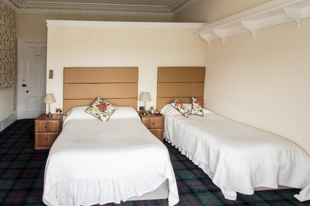 Classic Double or Twin Room, Garden View photo 2
