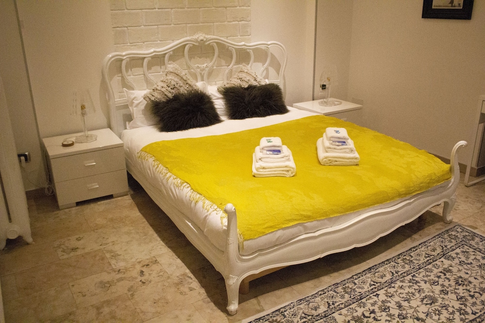 Junior Suite, Courtyard View