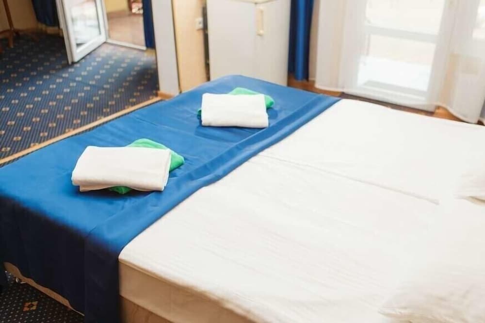 Suite, 1 Bedroom, Accessible photo 2