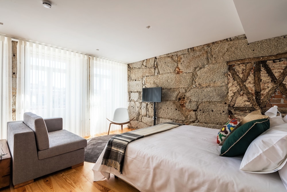 Studio, Balcony, River View