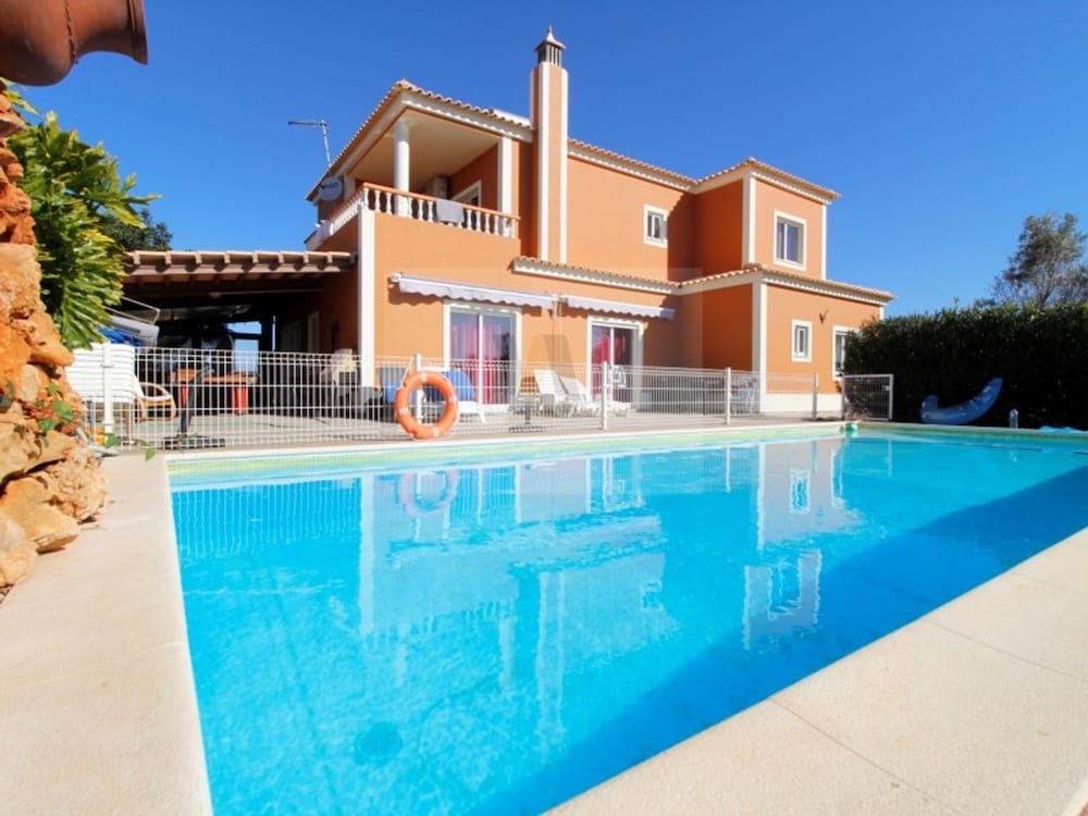 Villa, Smoking
