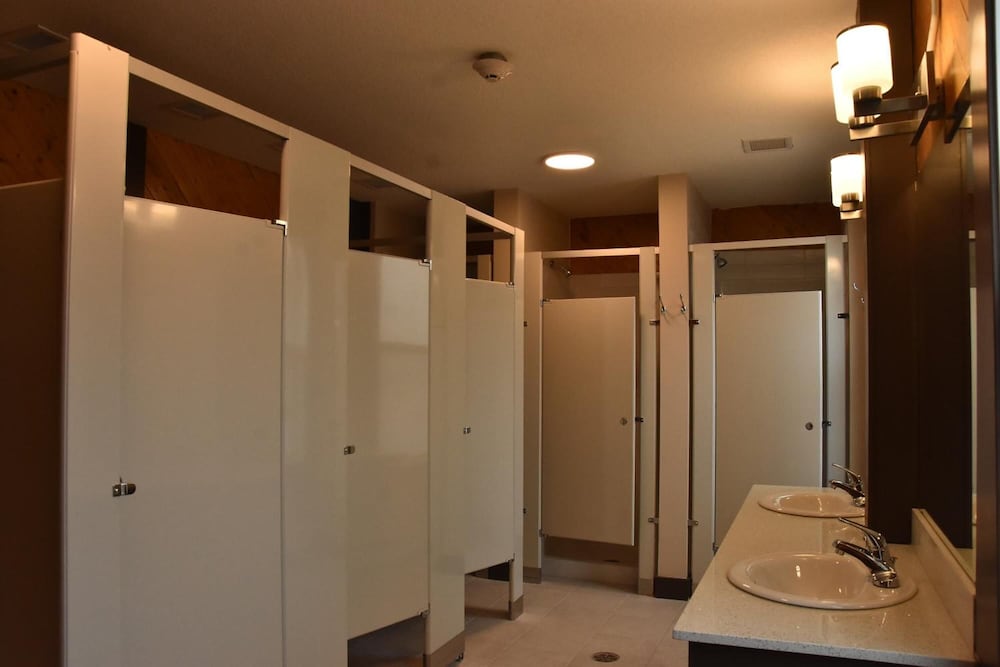 8 Bed Mixed Dorm photo 2