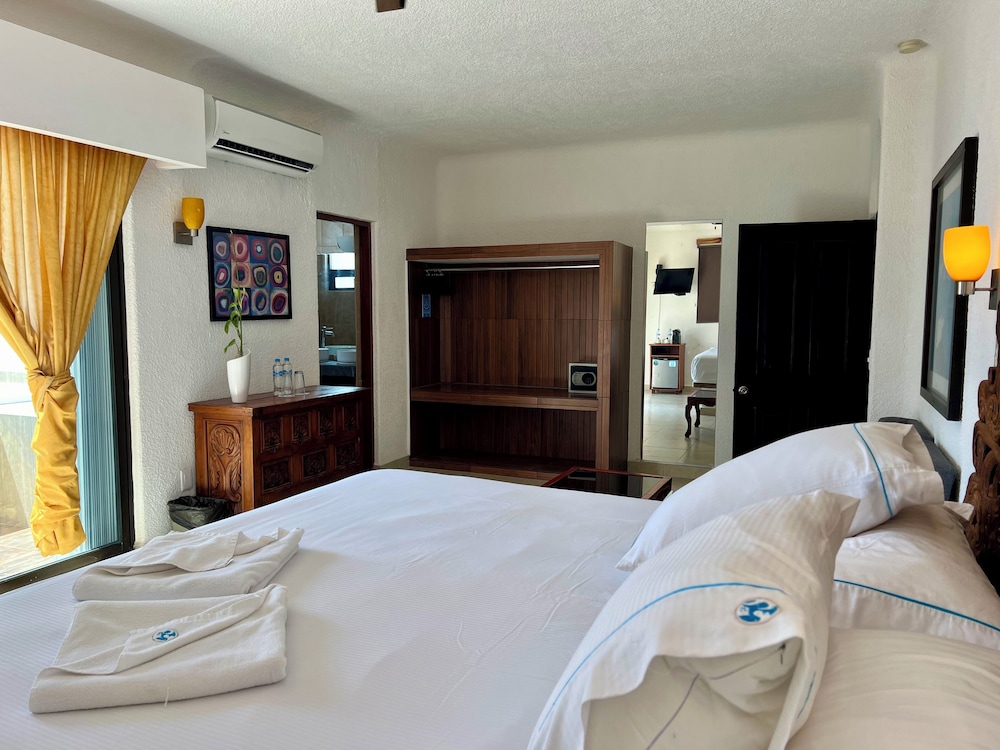 Honeymoon Room with Jacuzzi and Terrace - Photo 4
