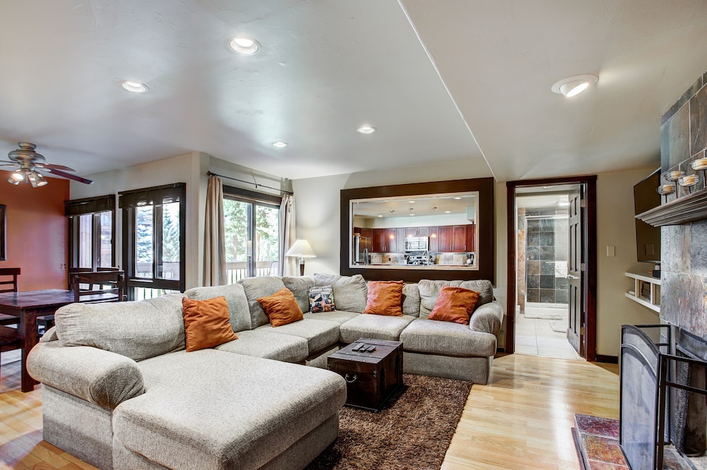 Condo, 3 Bedrooms