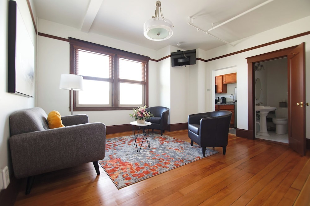Classic Single Room, City View