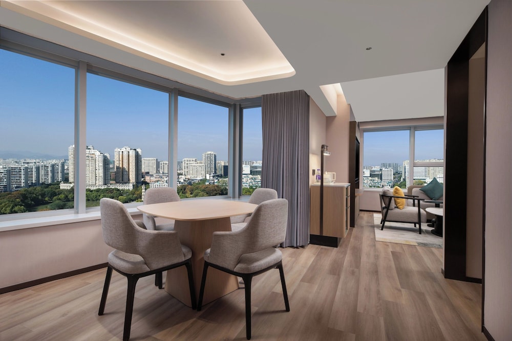 Suite, 1 Bedroom, City View