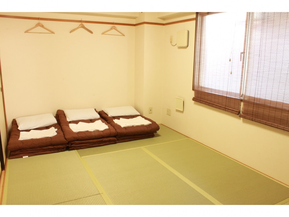 Japanese Style Room for 3 People with Bathroom Sink photo 2