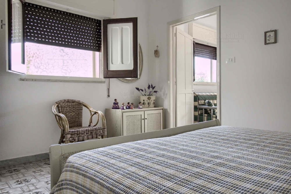 House (1 Bedroom)