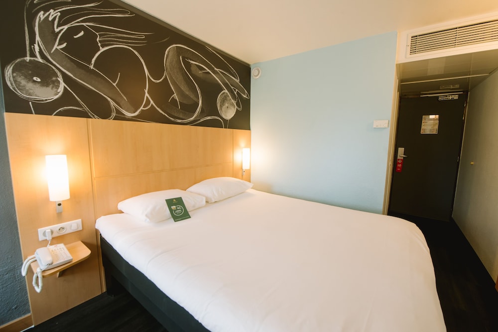 Room, 1 Double Bed - Photo 7