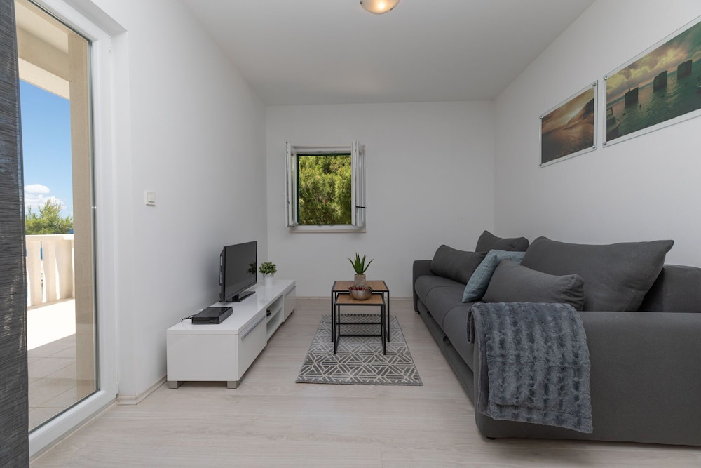 Apartment (A2)