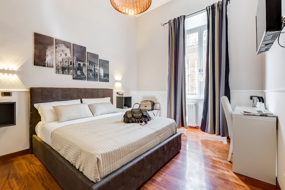 Double Room (External private bathroom )