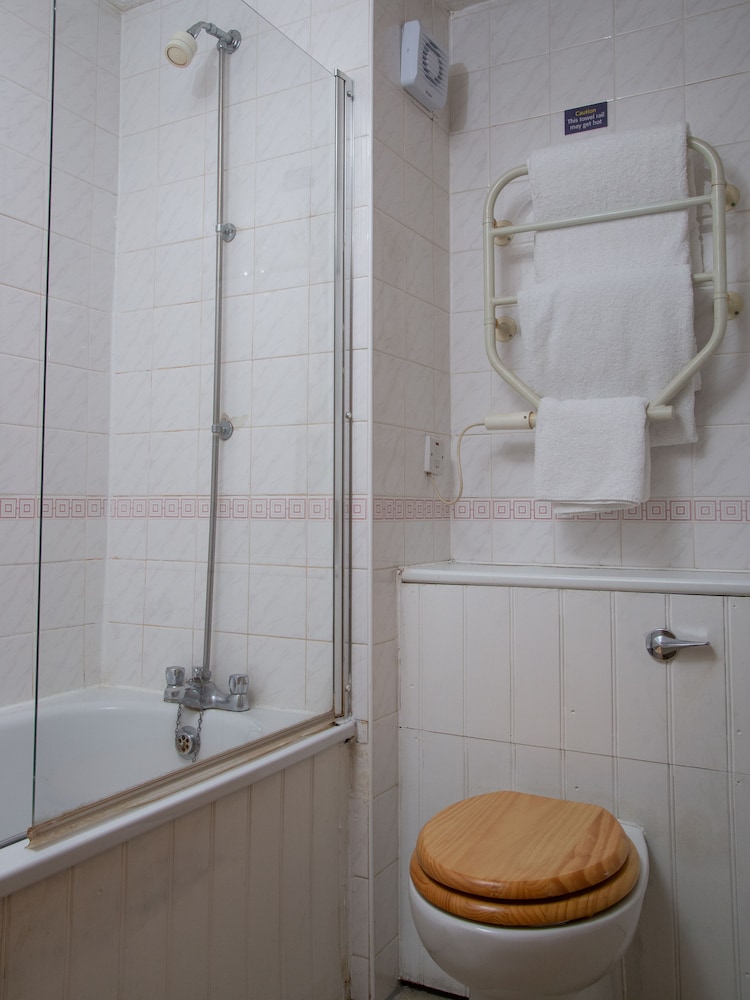 Twin Room with River View - Photo 2