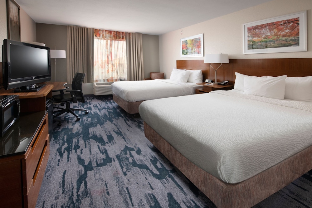 Room, 2 Double Beds - Photo 1