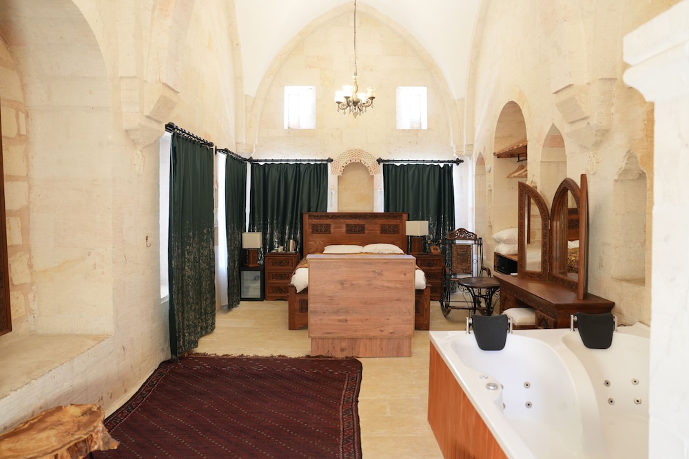 Deluxe Double Room, Private Bathroom, City View photo 2