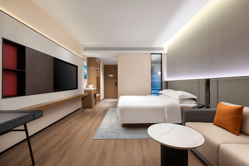 Executive Room, 1 King Bed, Non Smoking, City View