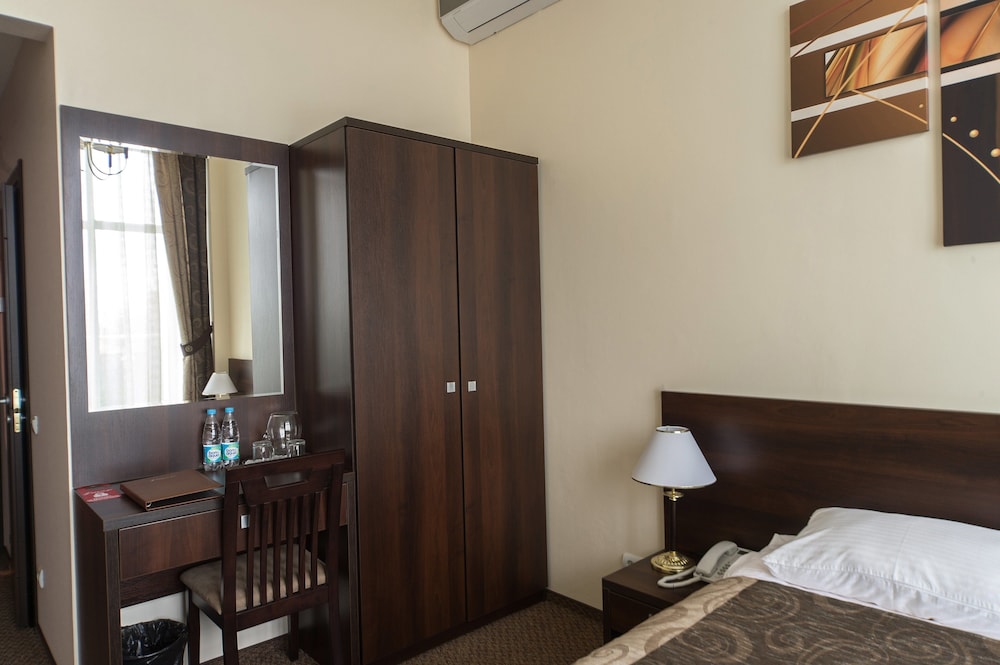 Standard Double Room, Balcony photo 2
