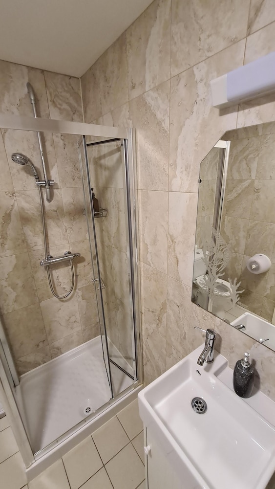 Quadruple Room, Ensuite (River View) photo 3