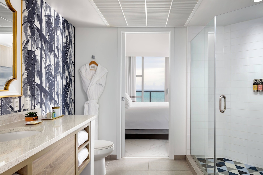 Suite, 1 Bedroom - Photo 6