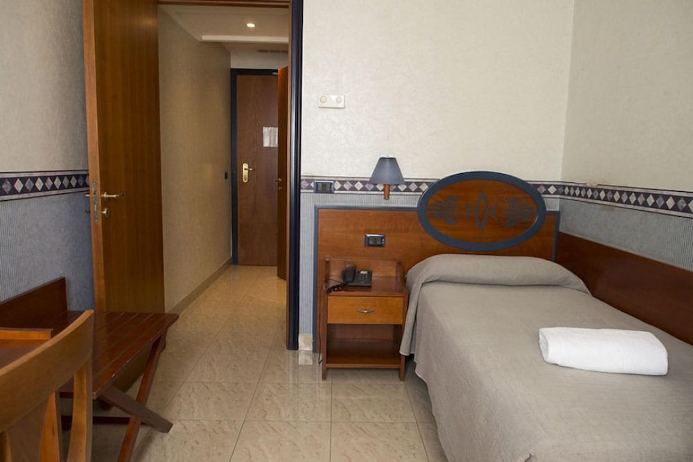 Basic Single Room, 1 Twin Bed