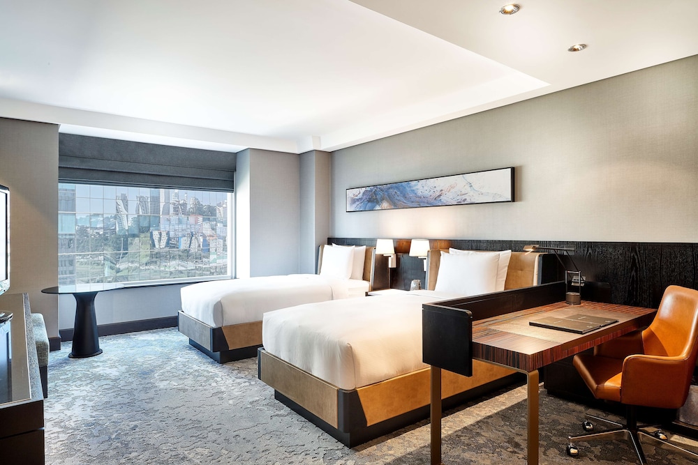 Premium Room, 2 Twin Beds, Accessible (Walk-in Shower) - Photo 5