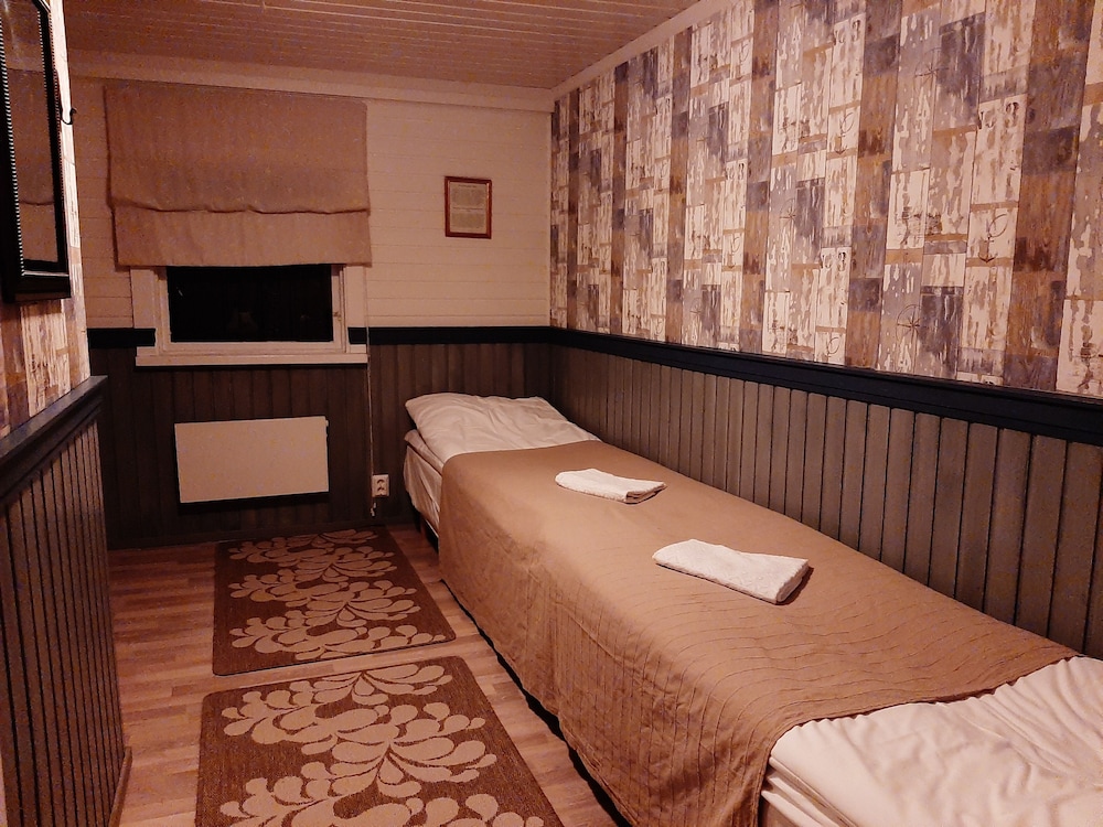 Twin Room, Ensuite, Annex Building photo 3