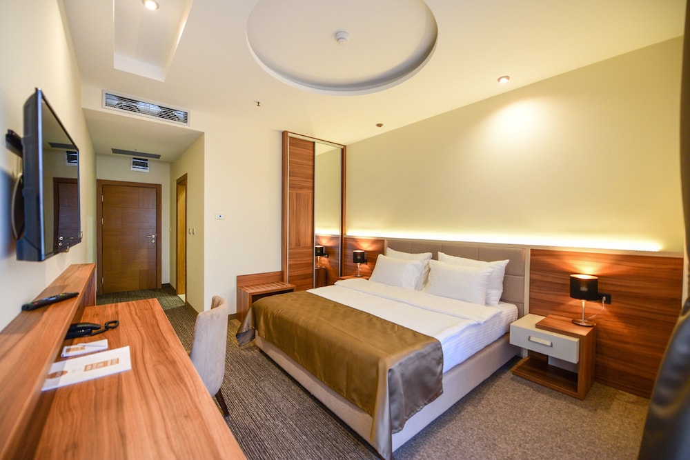 Standard Double Room - Photo 6