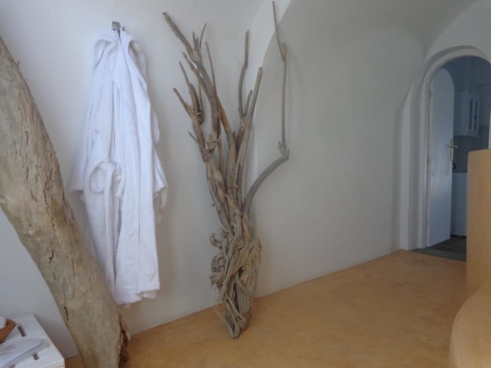 Suite, Jetted Tub - Photo 14