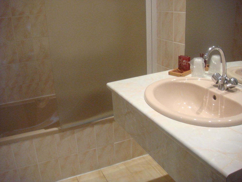 Comfort Double Room, Refrigerator & Microwave - Photo 3