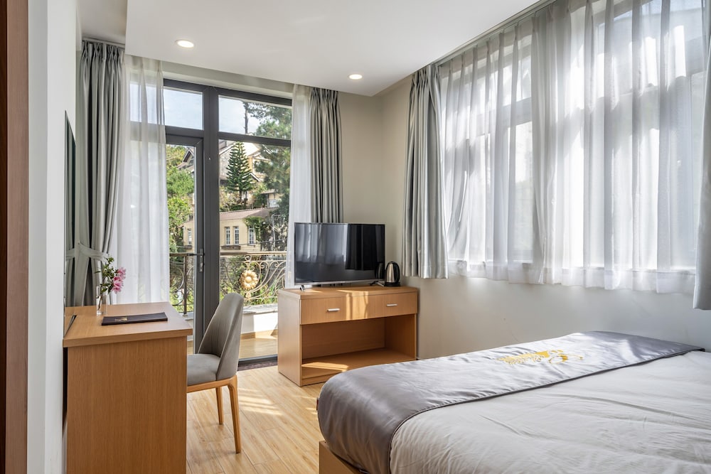 Superior Double Room, Balcony - Photo 3