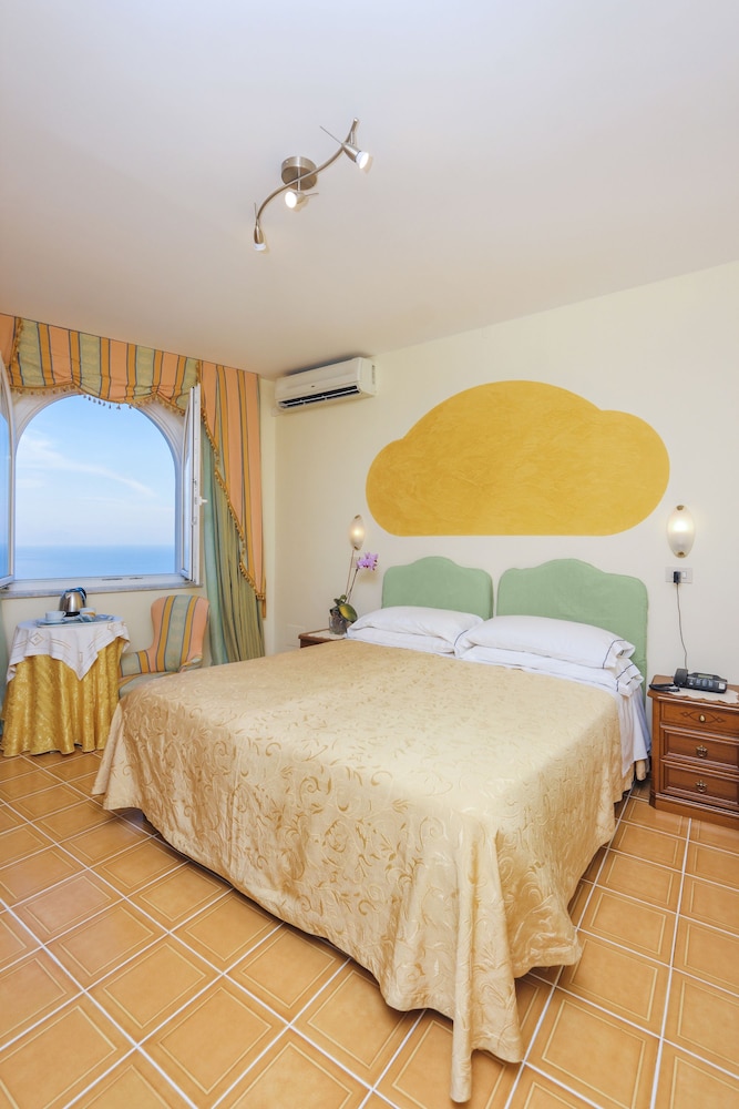 Superior Double Room, Sea View photo 3