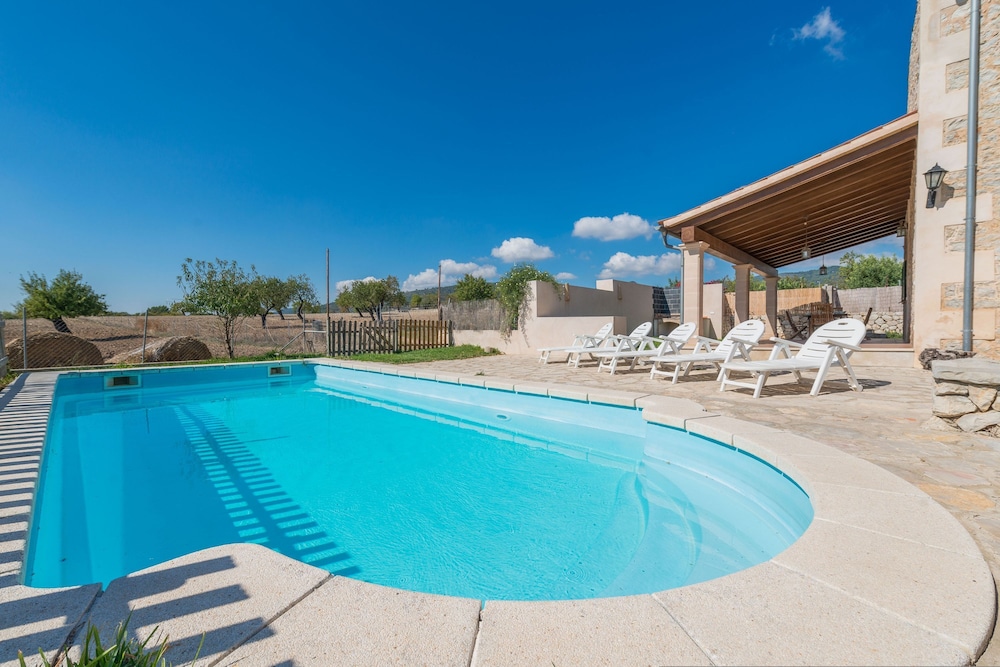 Villa photo 3