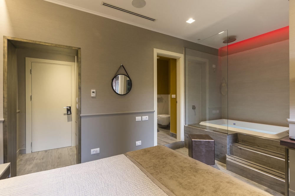 Suite (King) photo 1
