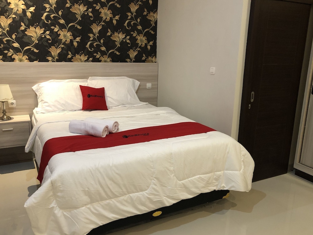 Double Room (Reddoorz) photo 1