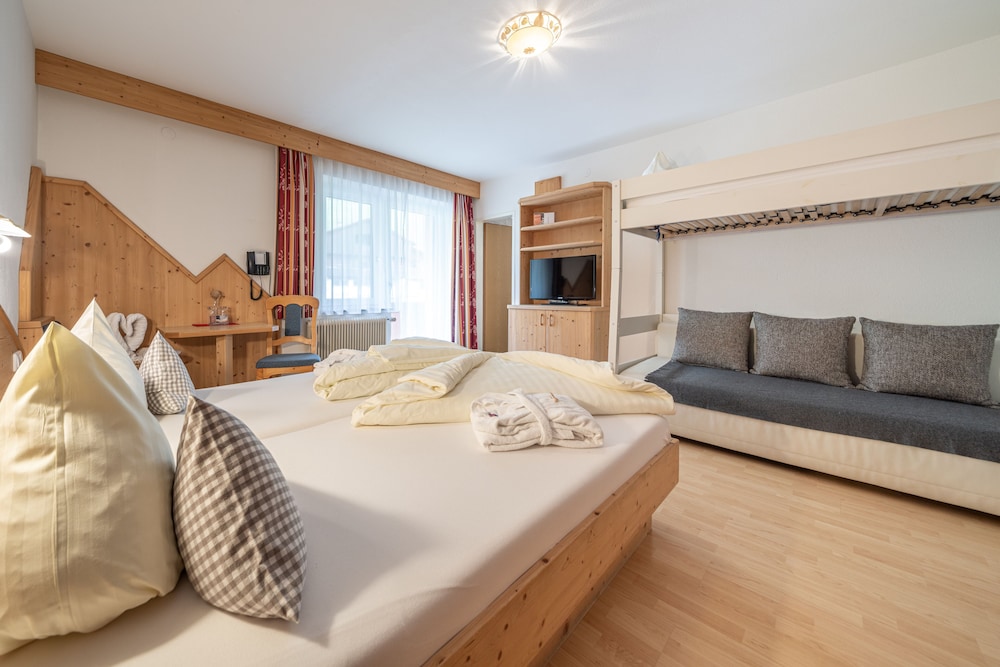 Quadruple Room photo 1