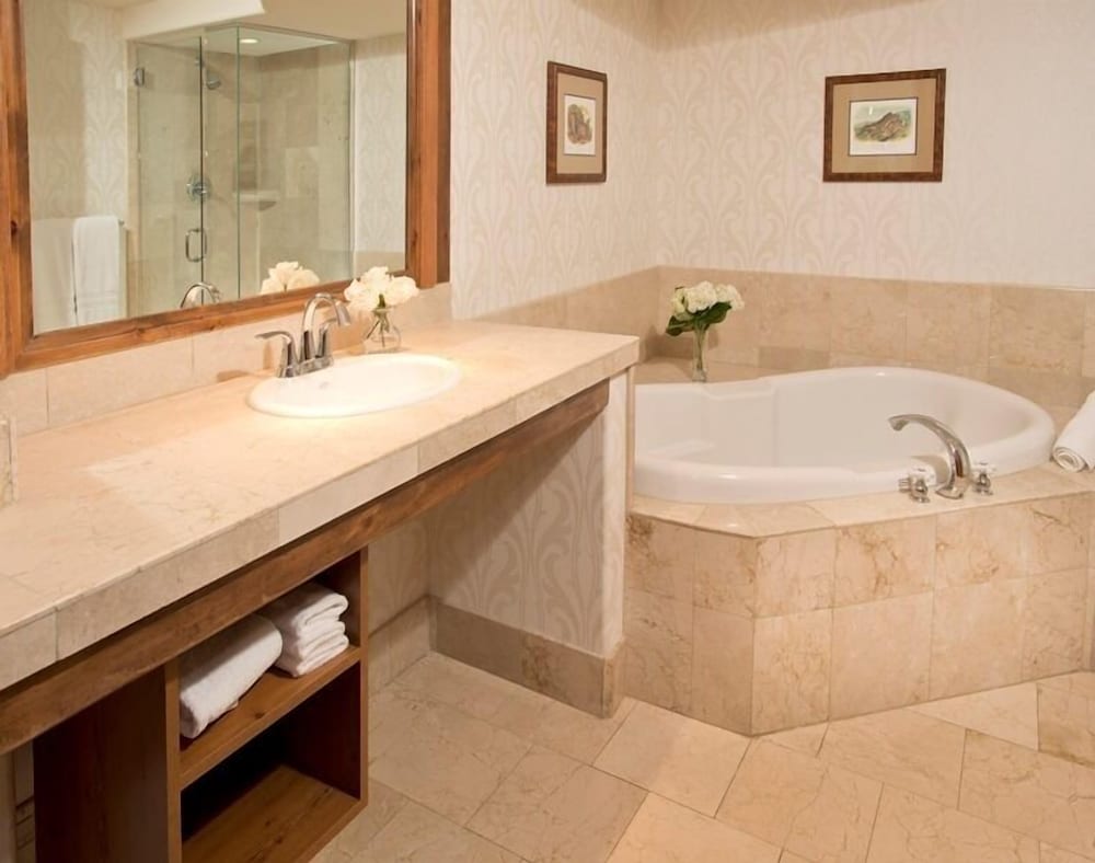 Suite, 2 Double Beds - Photo 7