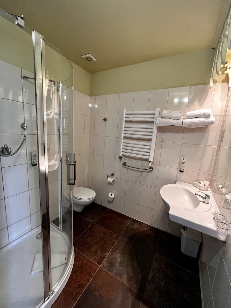 Classic Double Room - Photo 11