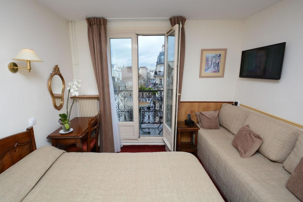 Classic Triple Room photo 2