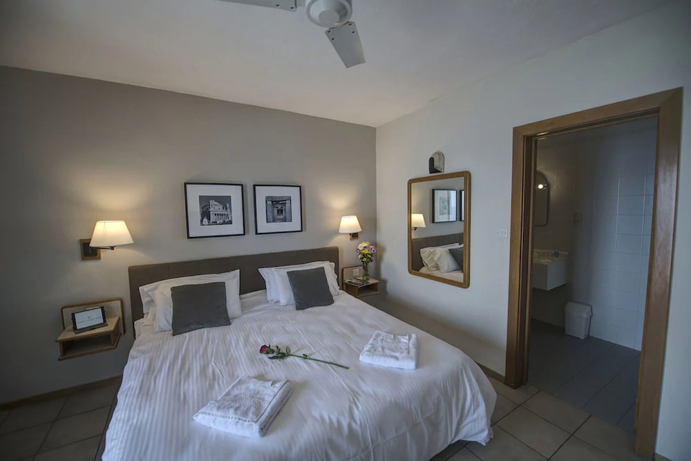 Double or Twin Room photo 3