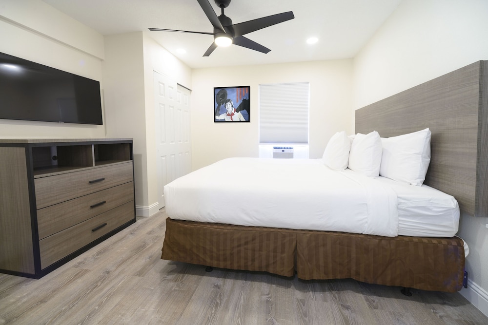 Suite, 2 Bedrooms - Photo 6